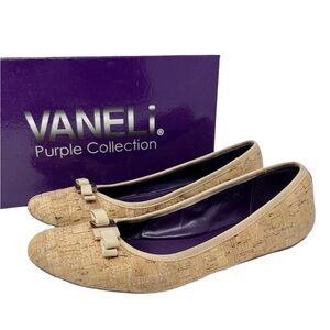 VANELi  Baffle Natural
Slip On Flats Size 8 N